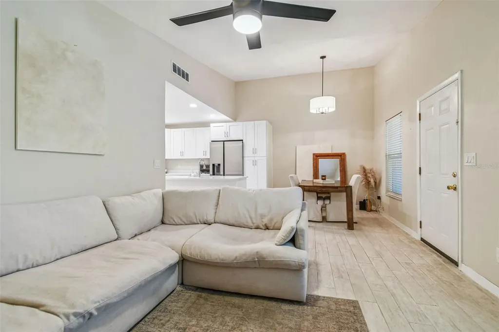 4033 Dream Oak Place Tampa FL 33613