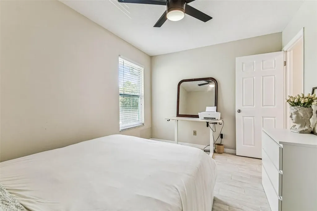 4033 Dream Oak Place Tampa FL 33613