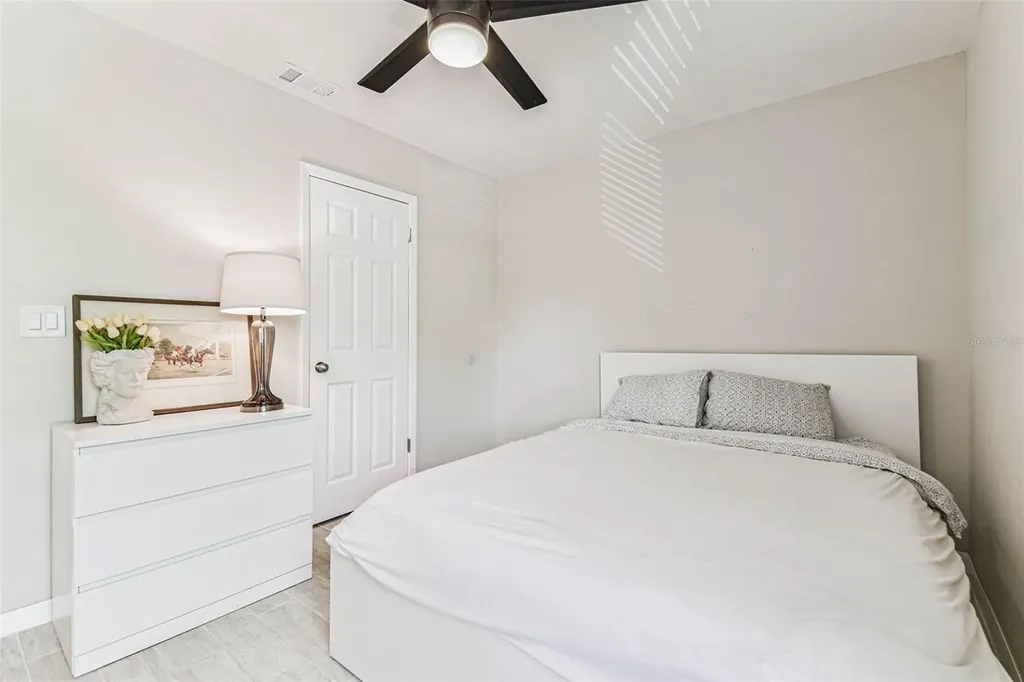 4033 Dream Oak Place Tampa FL 33613