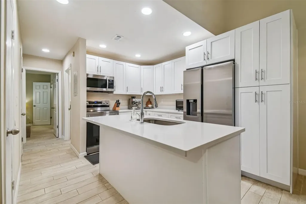 4033 Dream Oak Place Tampa FL 33613