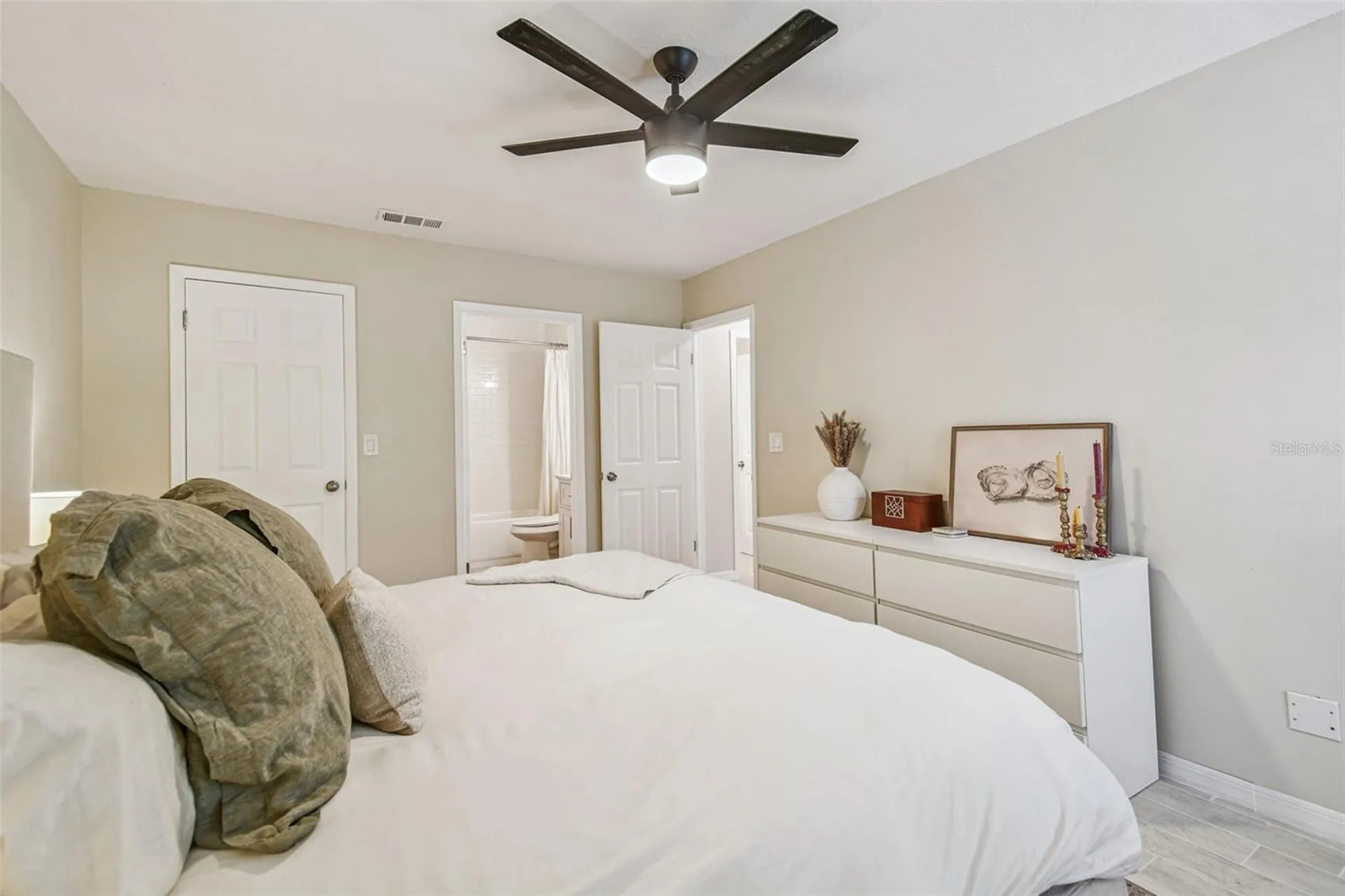 4033 Dream Oak Place Tampa FL 33613