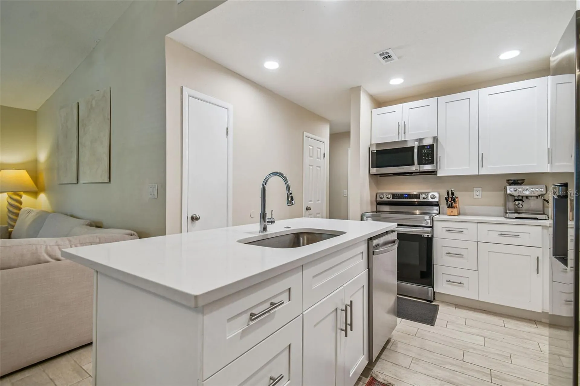 4033 Dream Oak Place Tampa FL 33613
