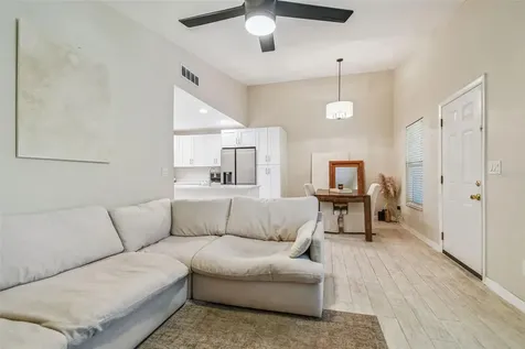4033 Dream Oak Place Tampa FL 33613
