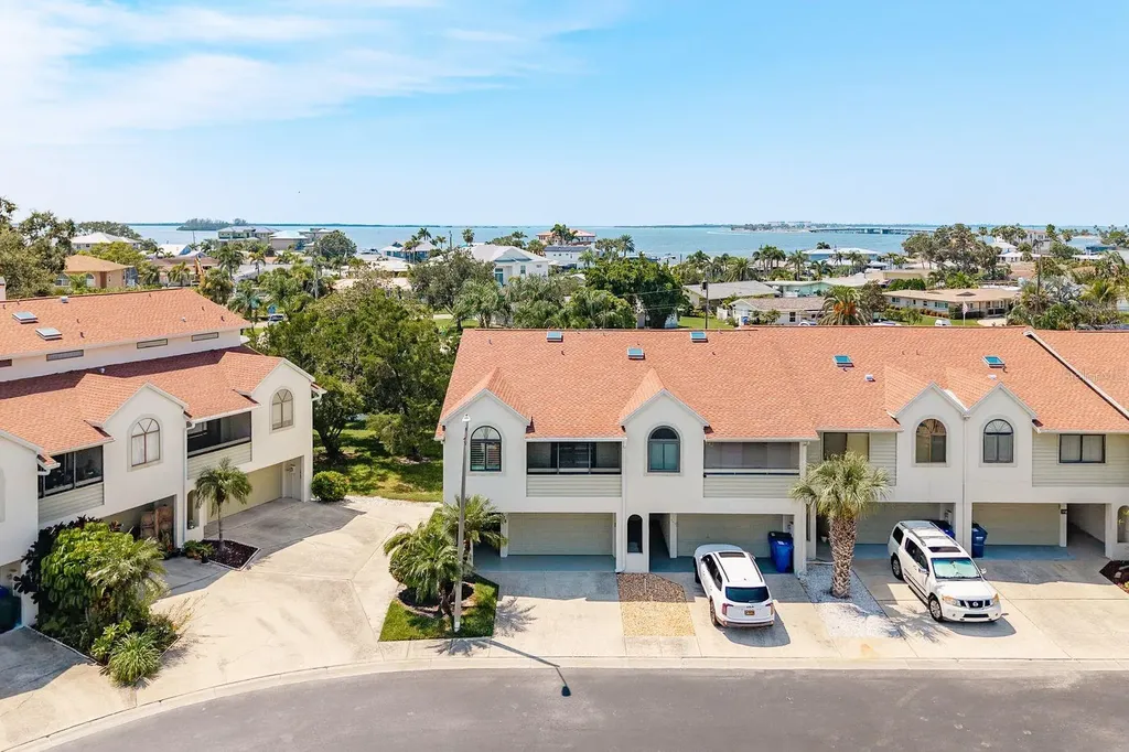 538 Walden Court Dunedin FL 34698