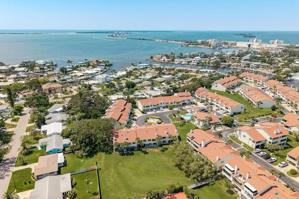 538 Walden Court Dunedin FL 34698