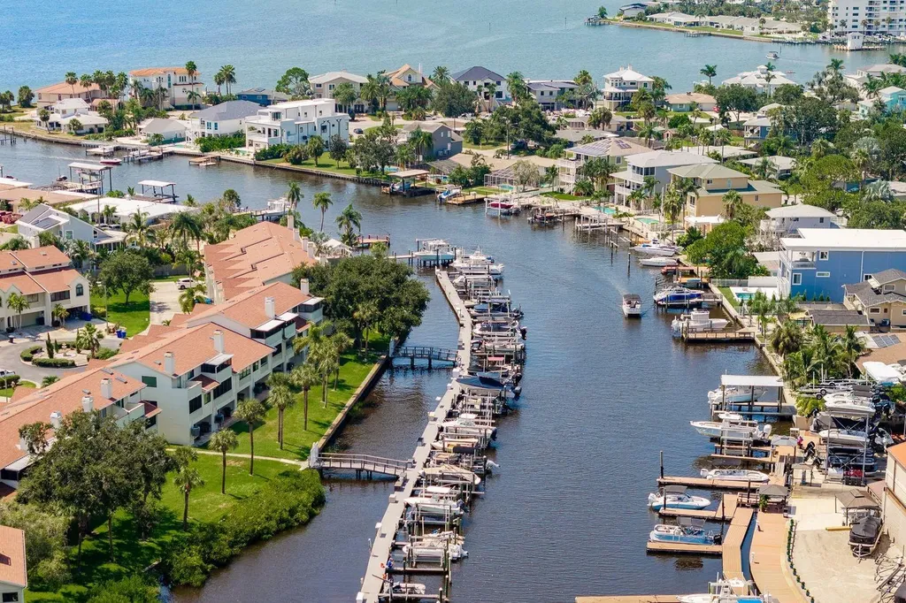 538 Walden Court Dunedin FL 34698