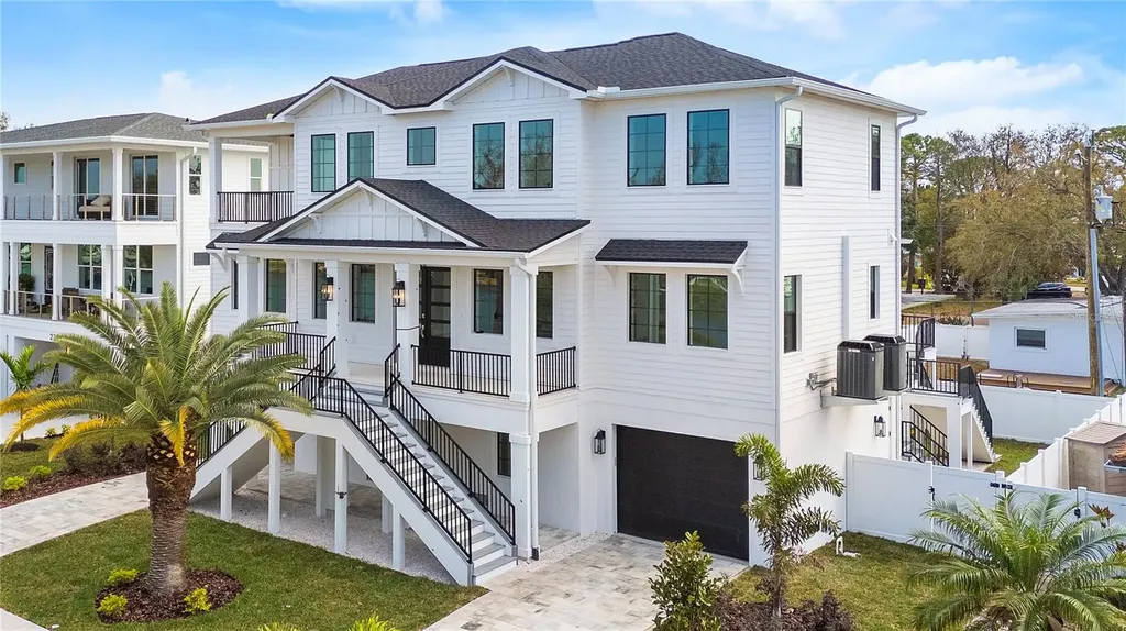 220 90th Avenue NE St Petersburg FL 33702