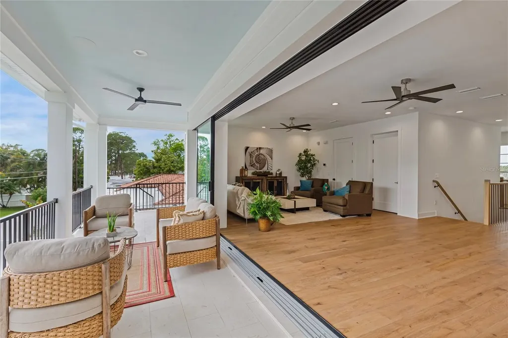 220 90th Avenue NE St Petersburg FL 33702