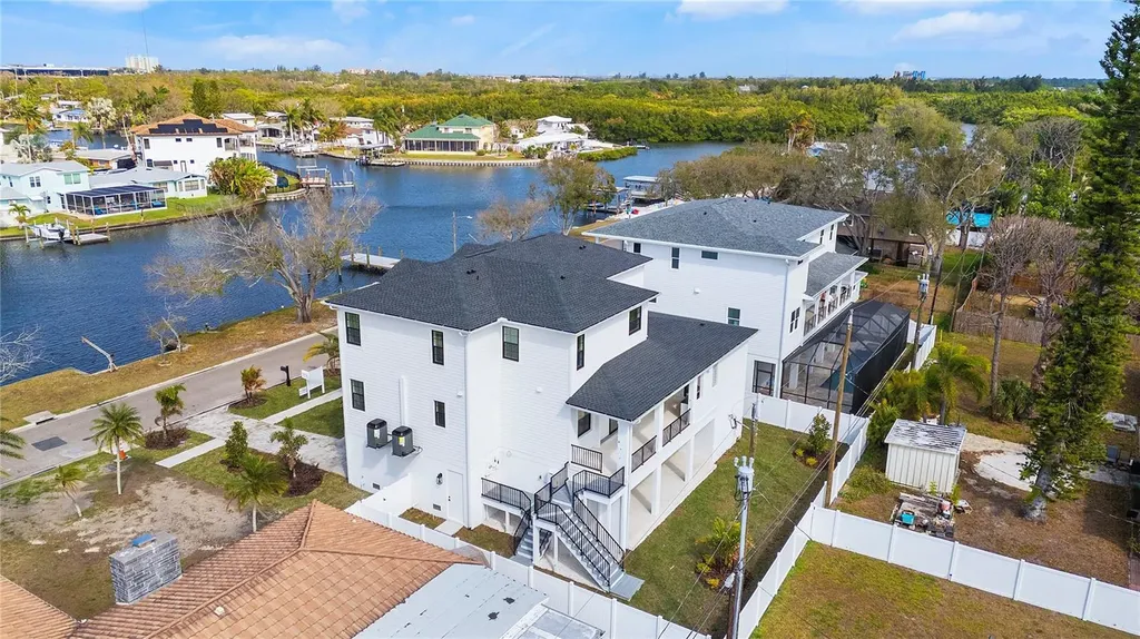 220 90th Avenue NE St Petersburg FL 33702