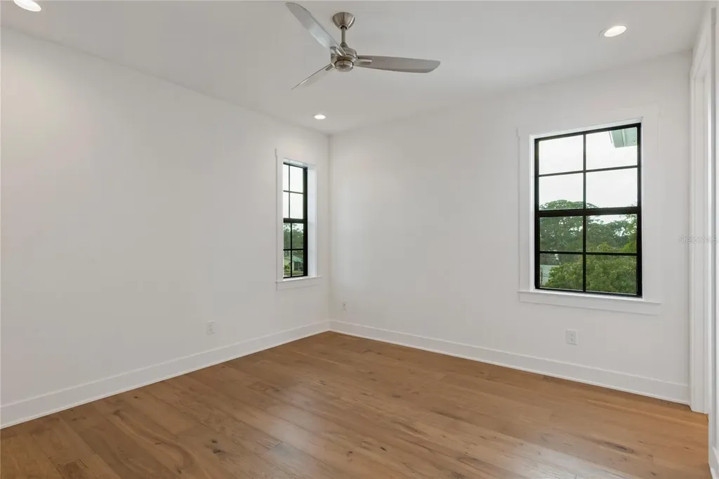 220 90th Avenue NE St Petersburg FL 33702
