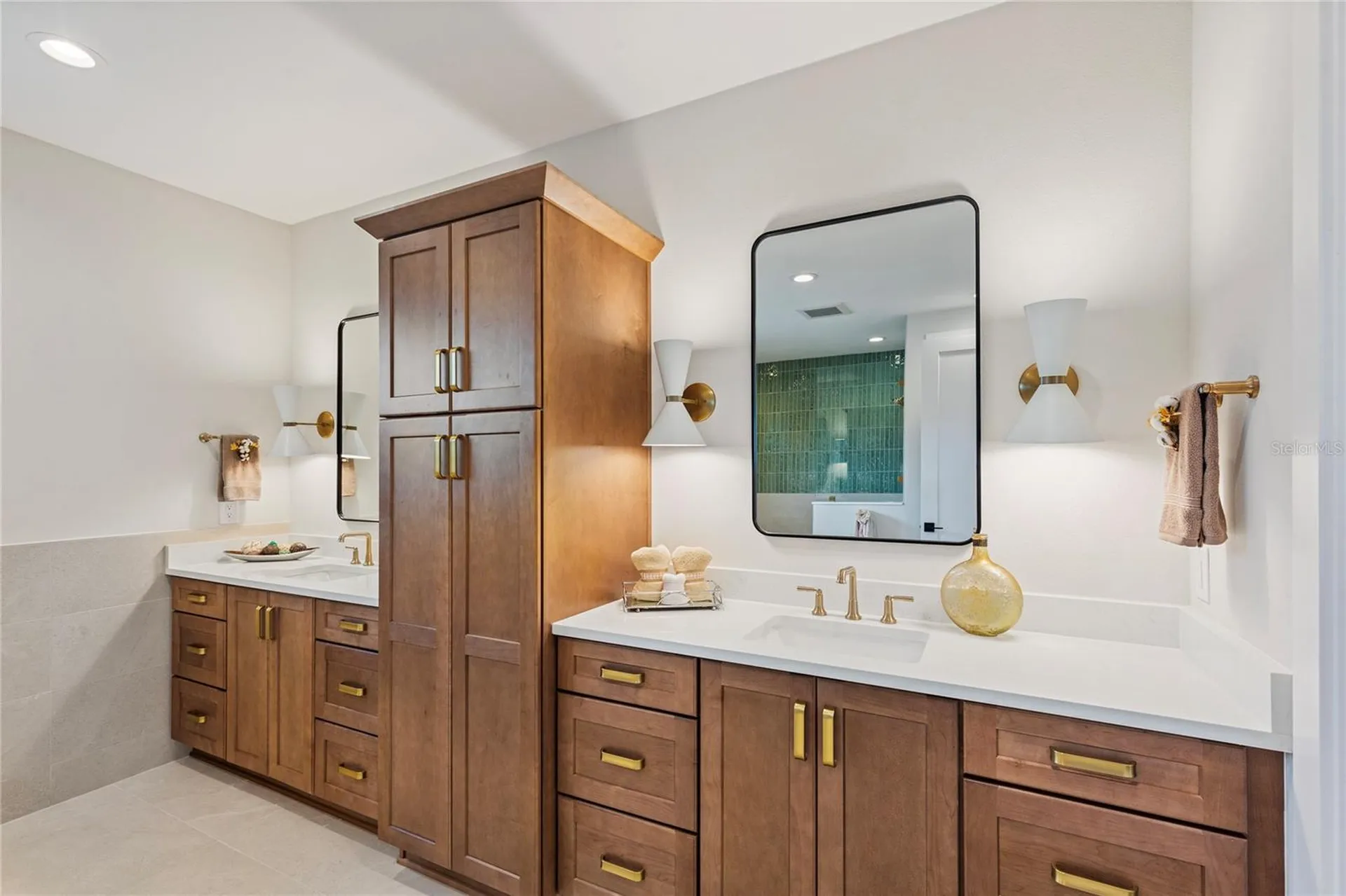 220 90th Avenue NE St Petersburg FL 33702