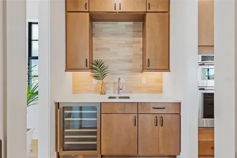 220 90th Avenue NE St Petersburg FL 33702
