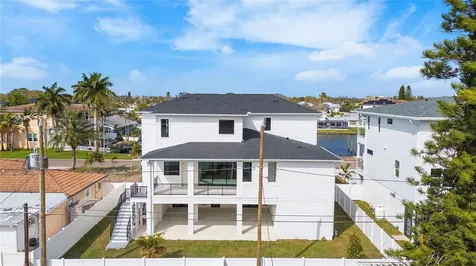 220 90th Avenue NE St Petersburg FL 33702