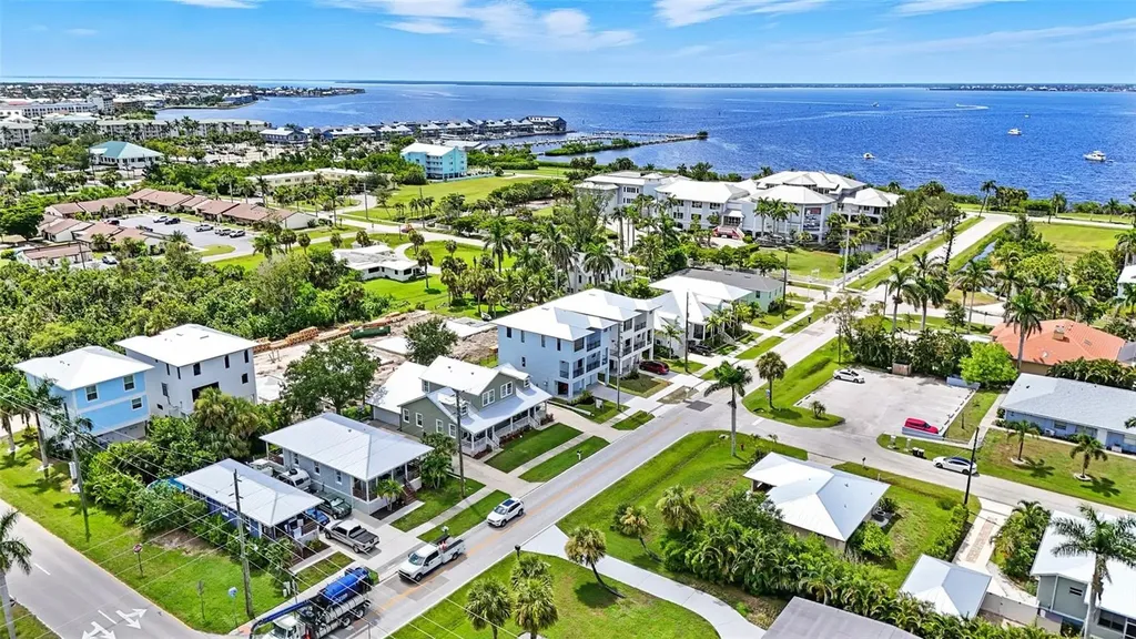 910 W Olympia Avenue Punta Gorda FL 33950