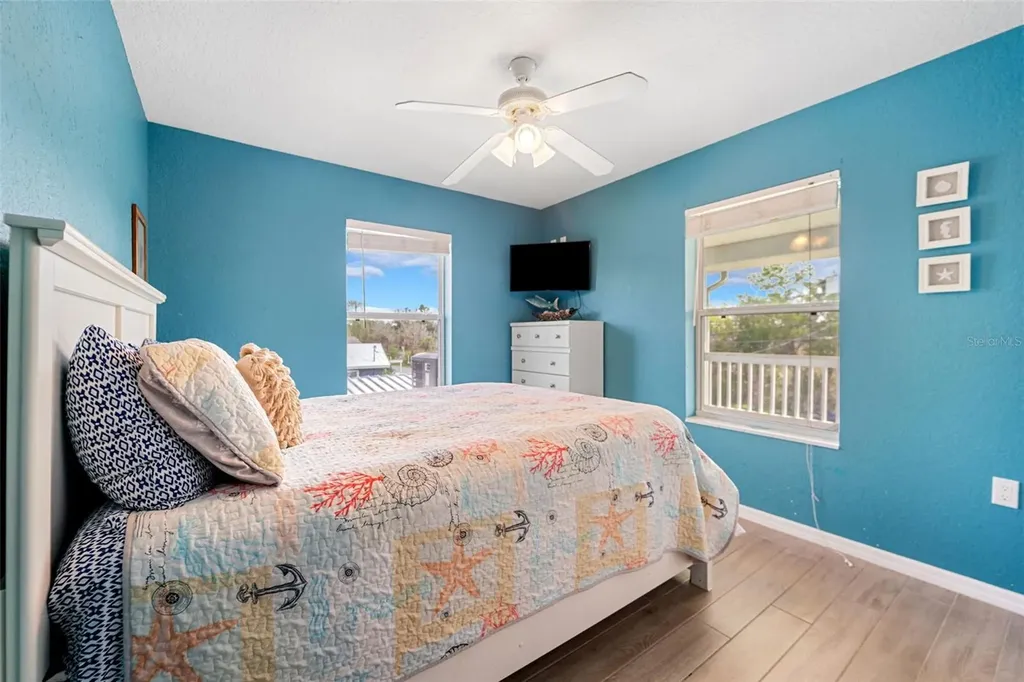 2730 N Comanche Point Crystal River FL 34429