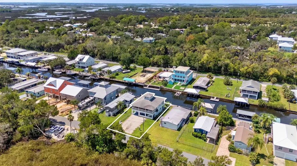 2730 N Comanche Point Crystal River FL 34429