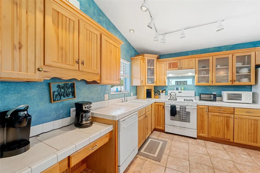 2730 N Comanche Point Crystal River FL 34429