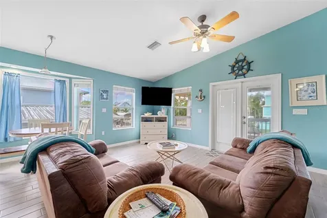 2730 N Comanche Point Crystal River FL 34429
