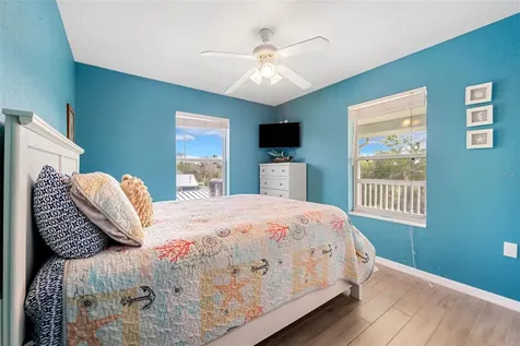 2730 N Comanche Point Crystal River FL 34429