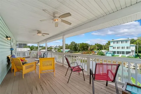 2730 N Comanche Point Crystal River FL 34429