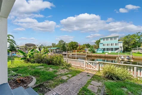 2730 N Comanche Point Crystal River FL 34429
