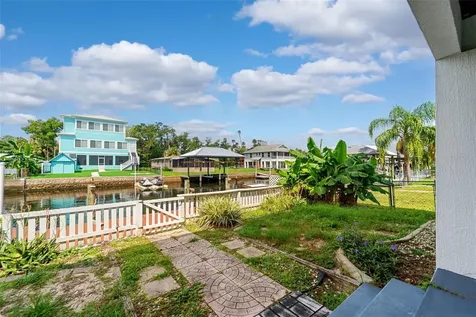 2730 N Comanche Point Crystal River FL 34429