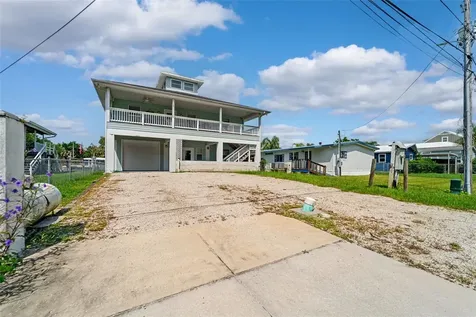 2730 N Comanche Point Crystal River FL 34429