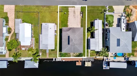 2730 N Comanche Point Crystal River FL 34429