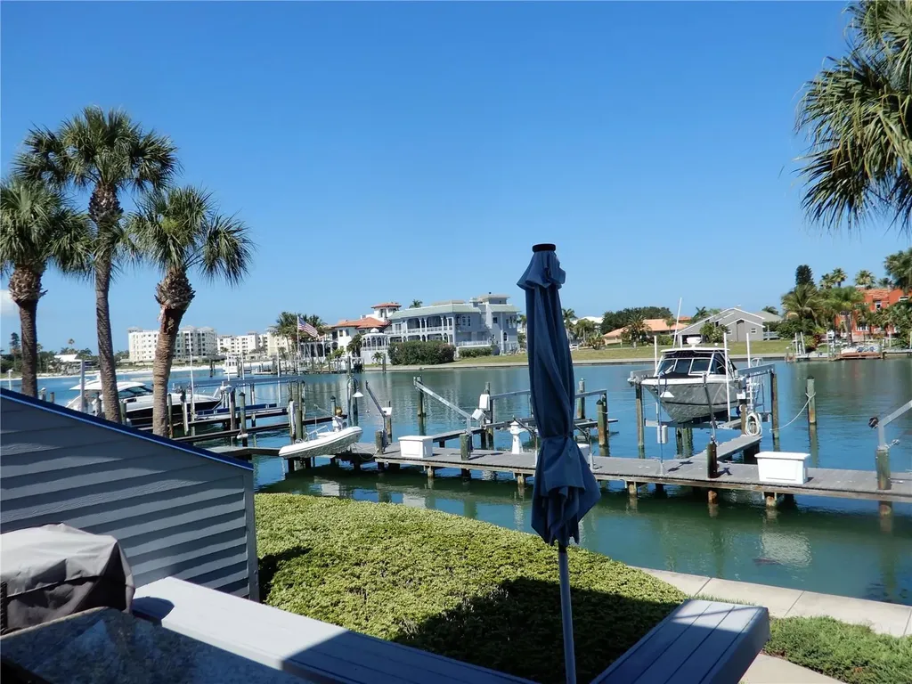 910 Pinellas Bayway S Tierra Verde FL 33715