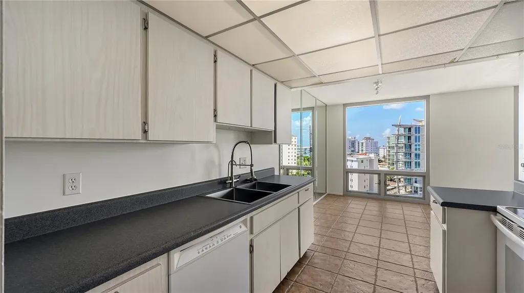 1111 N Gulfstream Avenue Sarasota FL 34236