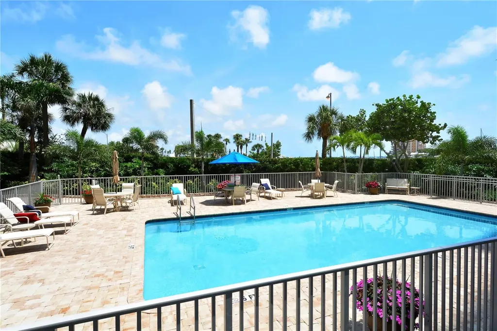 1111 N Gulfstream Avenue Sarasota FL 34236