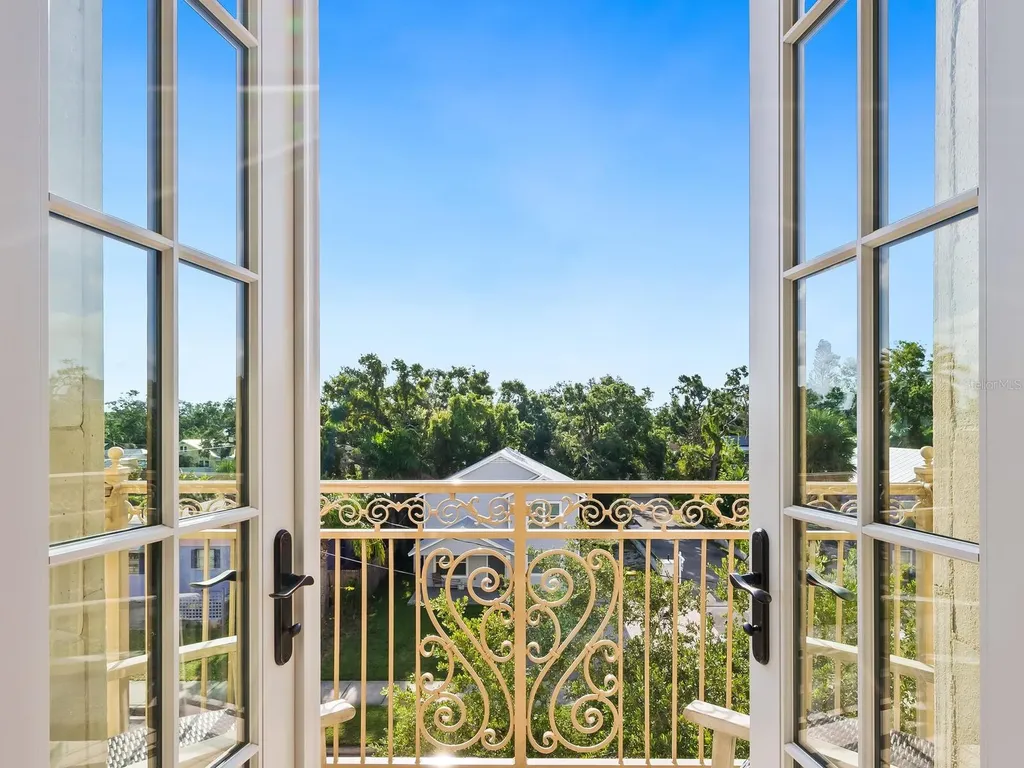 555 N Orange Avenue Sarasota FL 34236