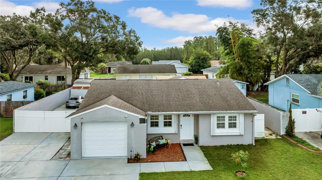 1352 Foxwood Drive Lutz FL 33549