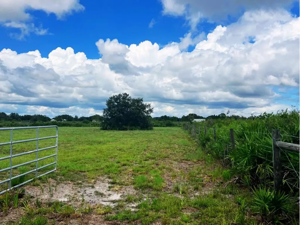 20533 NW 250th Street Okeechobee FL 34972