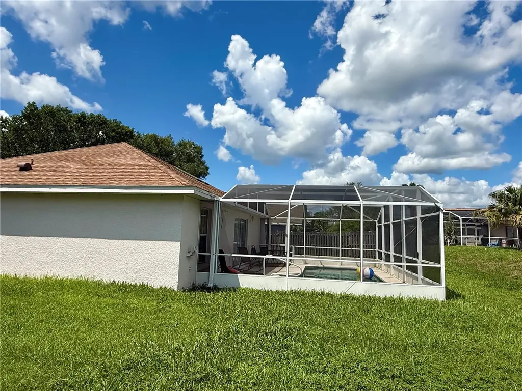 142 Glasgow Court Davenport FL 33897
