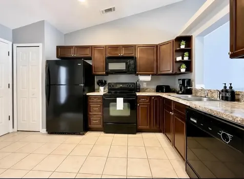 142 Glasgow Court Davenport FL 33897