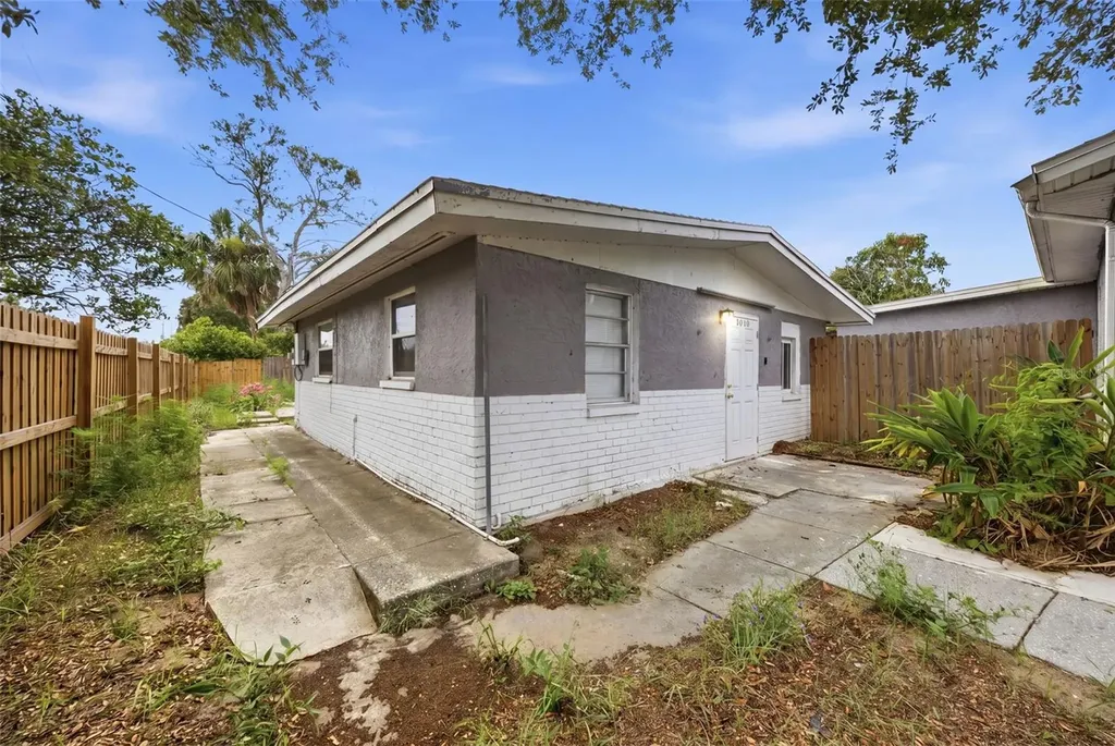 605 S S Disston Avenue Tarpon Springs FL 34689