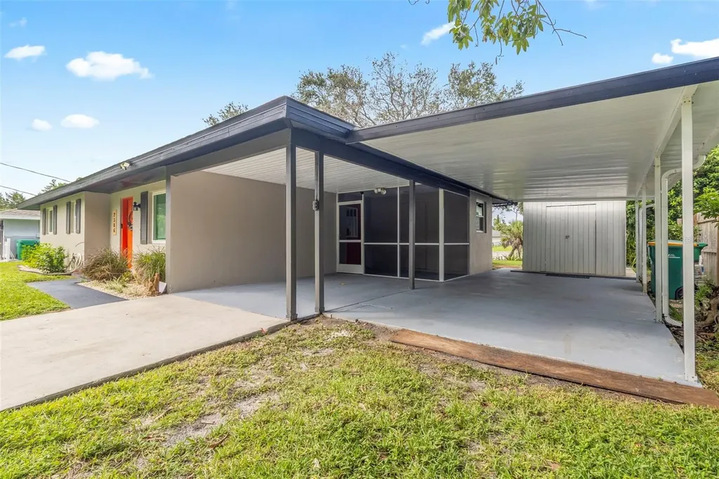 2586 Auburn Boulevard Port Charlotte FL 33948