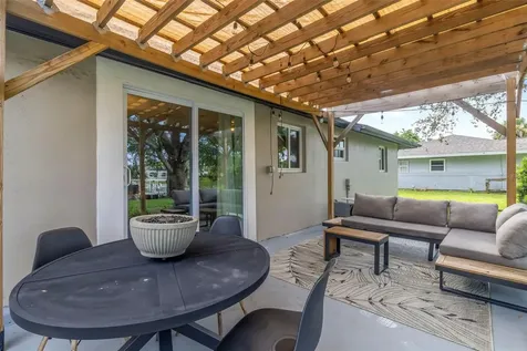 2586 Auburn Boulevard Port Charlotte FL 33948