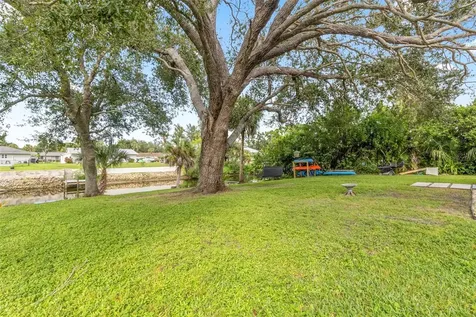 2586 Auburn Boulevard Port Charlotte FL 33948