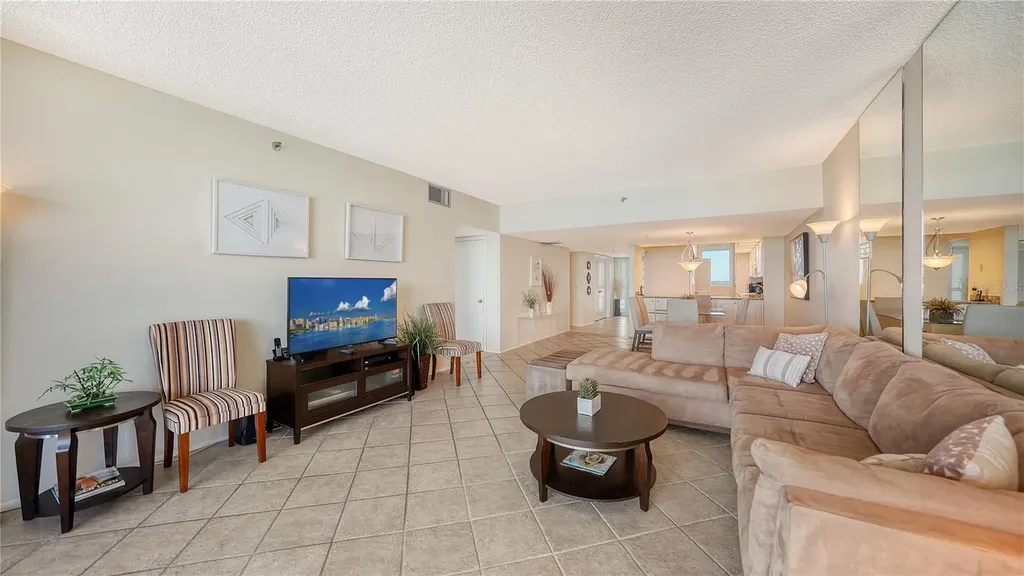 1055 Gulf Of Mexico Drive Longboat Key FL 34228