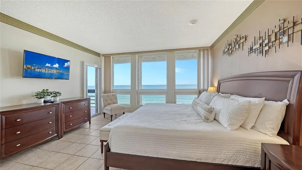 1055 Gulf Of Mexico Drive Longboat Key FL 34228