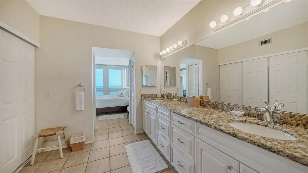 1055 Gulf Of Mexico Drive Longboat Key FL 34228