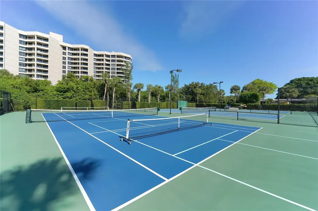 1055 Gulf Of Mexico Drive Longboat Key FL 34228