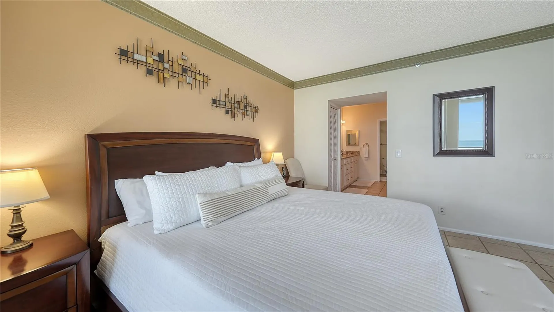 1055 Gulf Of Mexico Drive Longboat Key FL 34228