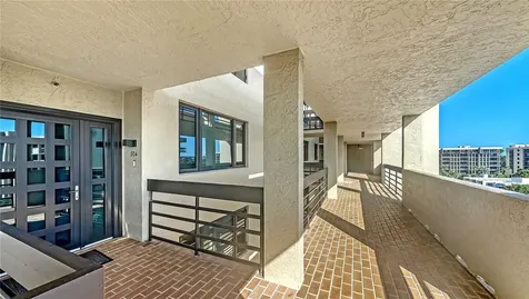 1055 Gulf Of Mexico Drive Longboat Key FL 34228