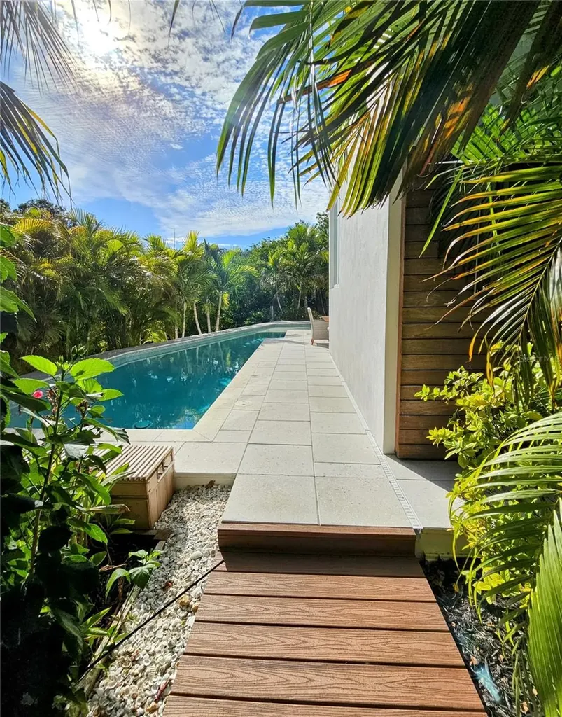 2408 Nassau Street Sarasota FL 34231