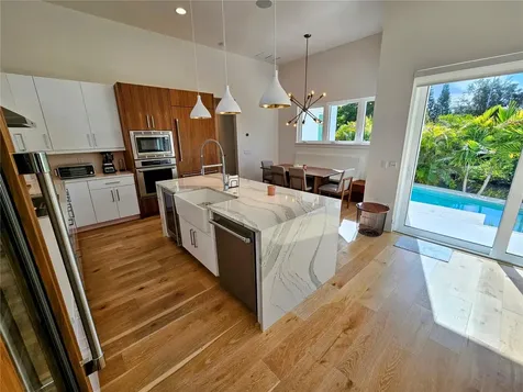 2408 Nassau Street Sarasota FL 34231