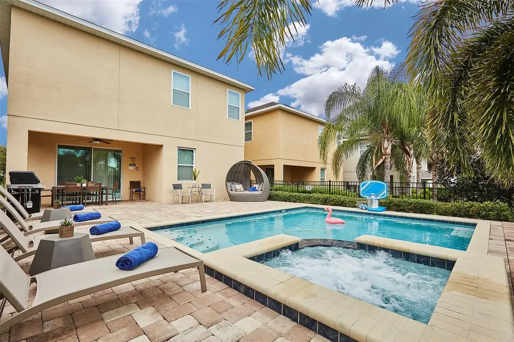 351 Pendant Court Kissimmee FL 34747