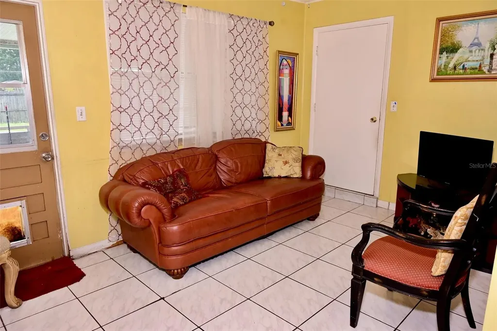 615 N Forrest Avenue Kissimmee FL 34741